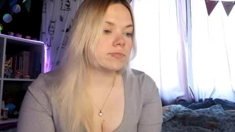 KarenChan online show from March 18, 2026, 3:26 pm