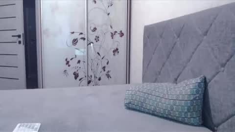 popkornmolli online show from December 21, 2025, 9:27 am