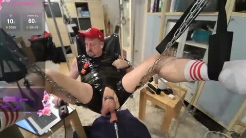 poppersbator73 online show from February 21, 2025, 6:37 pm