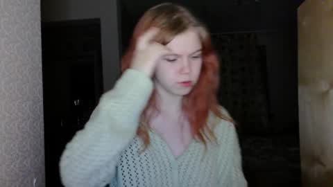 Snapshot of poppy_sunshine chatting on October 7, 2025, 6:27 pm Poppy online show from October 7, 2025, 6:27 pm