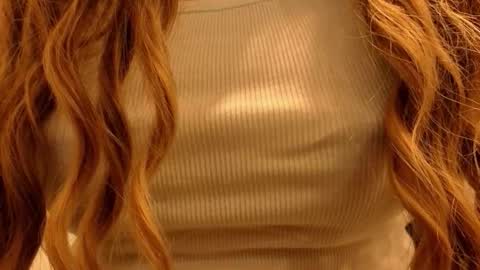 Snapshot of poppybloopy chatting on September 23, 2025, 6:11 pm April online show from September 23, 2025, 6:11 pm