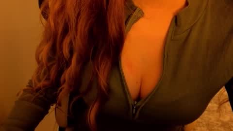 Snapshot of poppybloopy chatting on November 23, 2025, 6:08 pm April online show from November 23, 2025, 6:08 pm