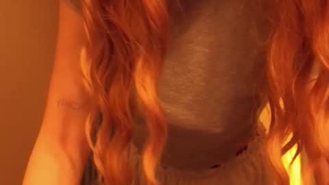 Snapshot of poppybloopy chatting on December 14, 2025, 6:01 pm April online show from December 14, 2025, 6:01 pm