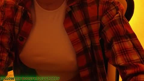 Snapshot of poppybloopy chatting on May 17, 2026, 6:48 pm April online show from May 17, 2026, 6:48 pm