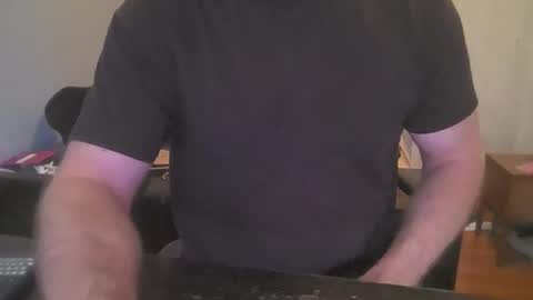 Snapshot of pornaddicted8 chatting on April 17, 2026, 6:44 pm i heart porn online show from April 17, 2026, 6:44 pm