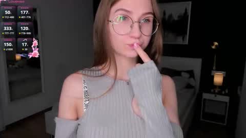 Elizabeth online show from November 21, 2025, 7:23 pm