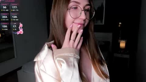 Elizabeth online show from November 24, 2025, 7:24 pm