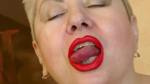 LADY POSH online show from January 4, 2025, 3:50 am