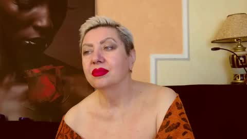 LADY POSH online show from November 12, 2025, 9:36 pm