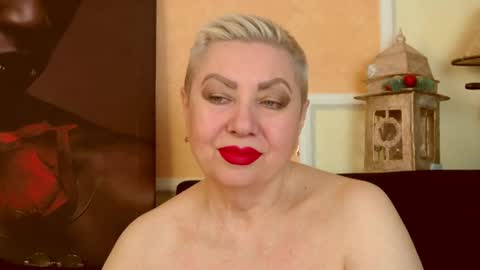 LADY POSH online show from April 29, 2026, 7:42 pm