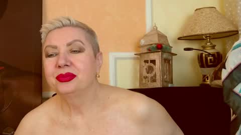 LADY POSH online show from May 1, 2026, 9:41 pm