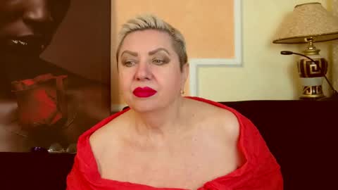 Snapshot of posh_lady chatting on May 19, 2026, 7:20 pm LADY POSH online show from May 19, 2026, 7:20 pm