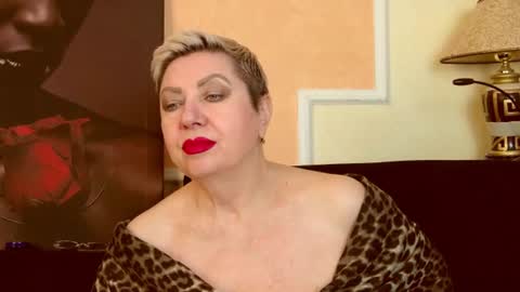 Snapshot of posh_lady chatting on June 10, 2026, 9:35 pm LADY POSH online show from June 10, 2026, 9:35 pm