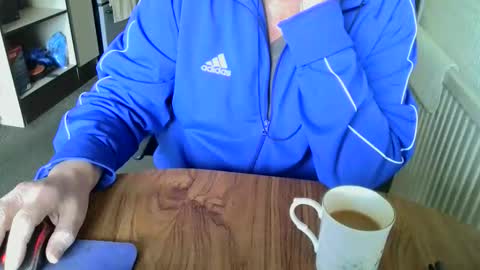 poshman65 online show from December 17, 2025, 11:05 am