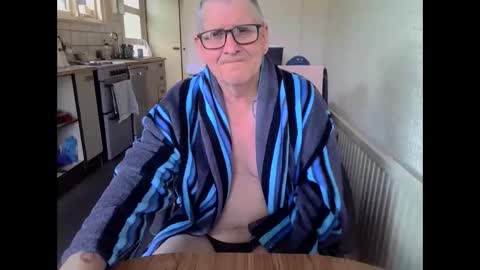 Snapshot of poshman65 chatting on June 9, 2026, 11:00 am poshman65 online show from June 9, 2026, 11:00 am