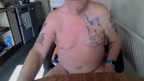 Snapshot of poshman65 chatting on June 25, 2026, 7:24 am poshman65 online show from June 25, 2026, 7:24 am
