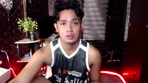 Snapshot of posiedon_cums chatting on January 7, 2026, 10:29 am VEeeAsian online show from January 7, 2026, 10:29 am