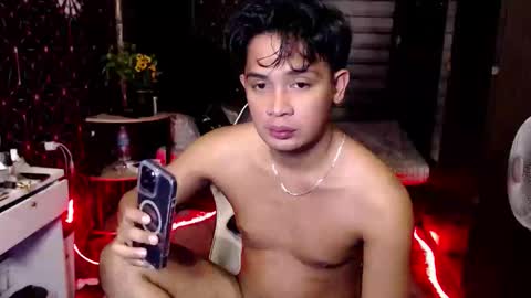Snapshot of posiedon_cums chatting on February 9, 2026, 5:39 pm VEeeAsian online show from February 9, 2026, 5:39 pm