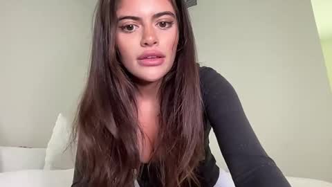 Selena online show from May 21, 2026, 11:12 pm