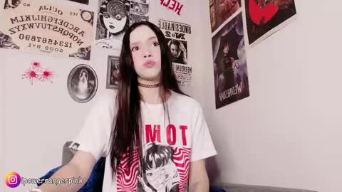 Snapshot of power_ranger_pink chatting on October 22, 2025, 9:53 am genie online show from October 22, 2025, 9:53 am