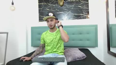 Snapshot of powerlustx chatting on June 1, 2026, 3:19 am online show from June 1, 2026, 3:19 am
