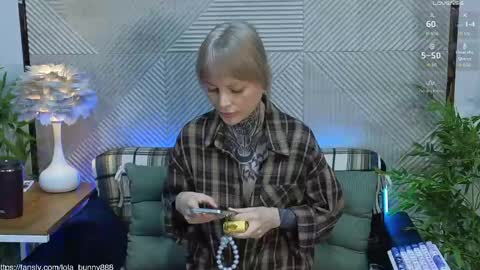 Lola online show from May 2, 2026, 5:01 am