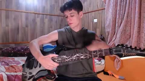 Snapshot of powertwinky chatting on December 7, 2024, 12:41 am chris independent online show from December 7, 2024, 12:41 am