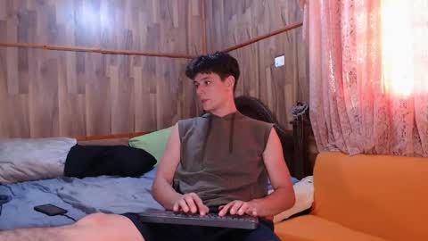 Snapshot of powertwinky chatting on December 18, 2024, 7:52 pm chris independent online show from December 18, 2024, 7:52 pm