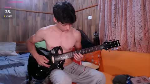 Snapshot of powertwinky chatting on December 18, 2024, 10:57 pm chris independent online show from December 18, 2024, 10:57 pm