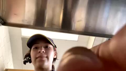 Snapshot of pr3ttynperla chatting on September 16, 2025, 1:45 pm pr3ttynperla online show from September 16, 2025, 1:45 pm