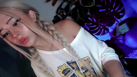 Snapshot of precious_gem1 chatting on June 22, 2026, 7:16 am GODDESS PRECIOUS online show from June 22, 2026, 7:16 am