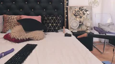 Ailyn online show from June 29, 2026, 10:15 am