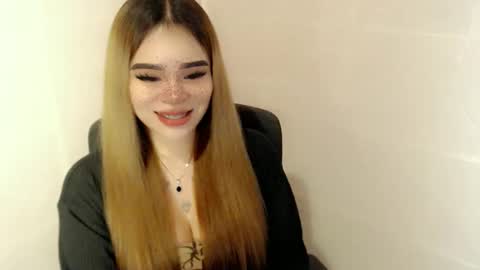 MAXXINE online show from April 26, 2026, 3:04 am