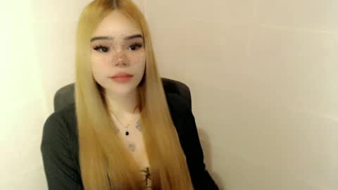 Snapshot of preciousangel69xxx chatting on June 11, 2026, 3:59 am MAXXINE online show from June 11, 2026, 3:59 am