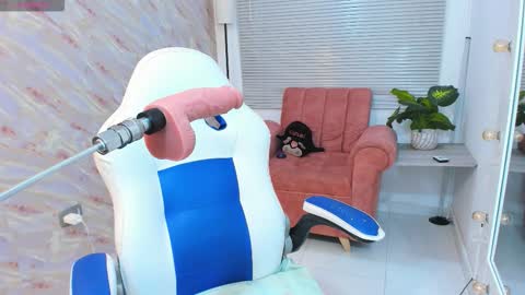 Luna online show from March 10, 2026, 7:41 pm