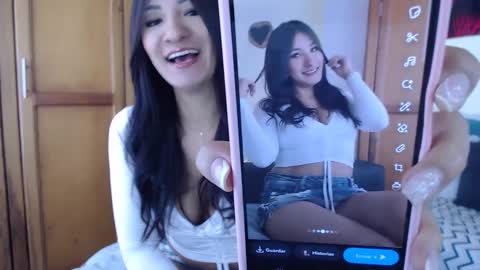 Snapshot of pregnant_love1 chatting on October 12, 2025, 3:33 pm ---- online show from October 12, 2025, 3:33 pm