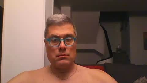 Snapshot of prendimisubito chatting on December 15, 2025, 11:42 pm prendimisubito online show from December 15, 2025, 11:42 pm