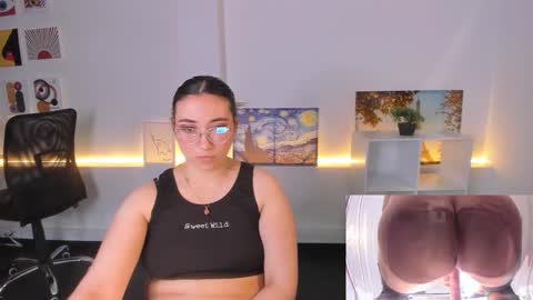 Snapshot of press_anykey chatting on November 27, 2025, 2:30 pm Camila online show from November 27, 2025, 2:30 pm