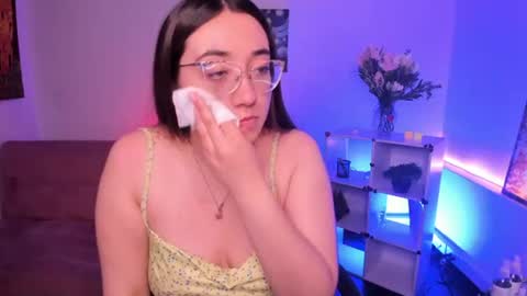 Snapshot of press_anykey chatting on June 17, 2026, 12:07 pm Camila online show from June 17, 2026, 12:07 pm