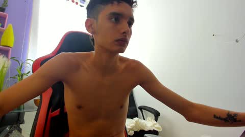 Snapshot of pressure_xxx_420 chatting on December 22, 2024, 1:11 pm PRESSURE online show from December 22, 2024, 1:11 pm