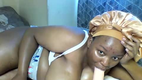 Prettie diva online show from November 19, 2025, 12:27 pm