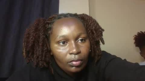 Snapshot of prettie_essy chatting on December 15, 2025, 12:53 pm Essy online show from December 15, 2025, 12:53 pm