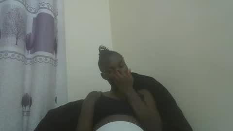 prettiest_doll online show from December 18, 2025, 7:42 pm