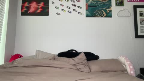 Gia online show from September 11, 2025, 5:13 pm