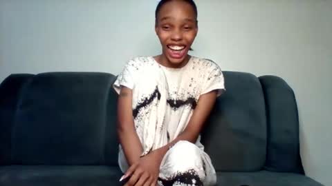 pretty253 online show from October 14, 2025, 12:33 am