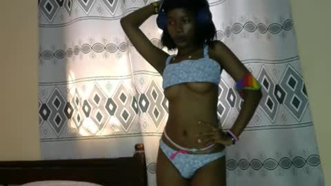 Snapshot of pretty__lisa chatting on December 22, 2025, 9:06 am pretty__lisa online show from December 22, 2025, 9:06 am