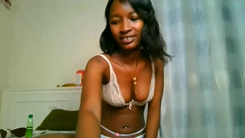 pretty__lisa online show from June 1, 2026, 5:53 am