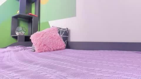 Lady vikki  online show from March 12, 2026, 5:57 am