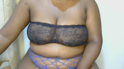 Snapshot of pretty_bums chatting on July 13, 2026, 10:29 am chichi online show from July 13, 2026, 10:29 am