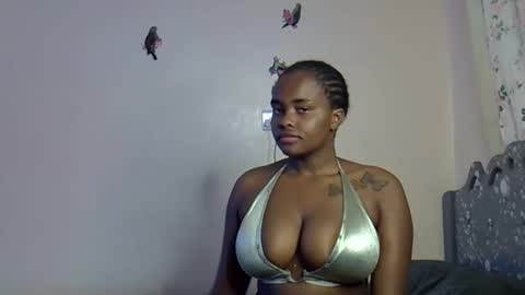 pretty_daina3 online show from April 15, 2026, 11:17 am
